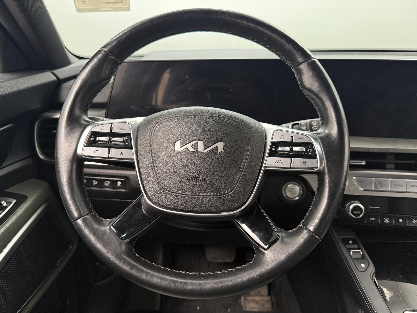 Thumbnail: 2023 Kia Telluride - 4