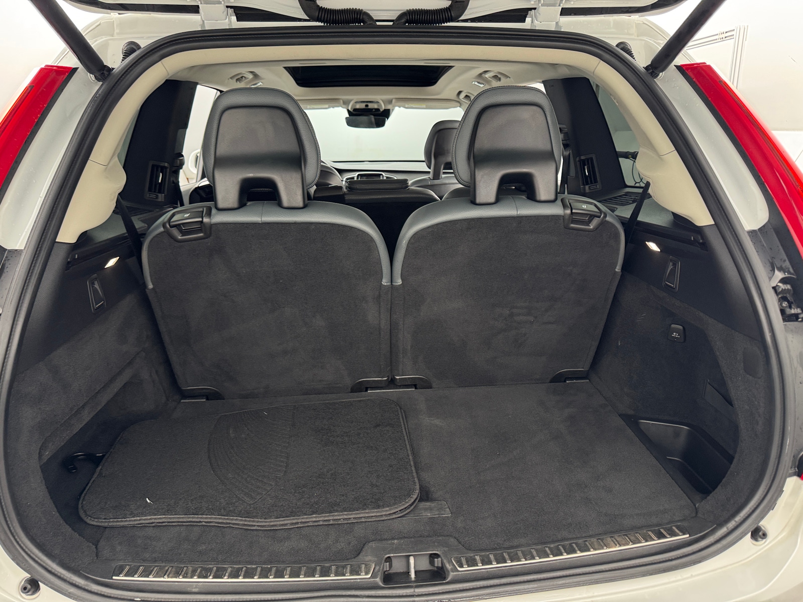 Thumbnail: 2020 Volvo XC90 - 6