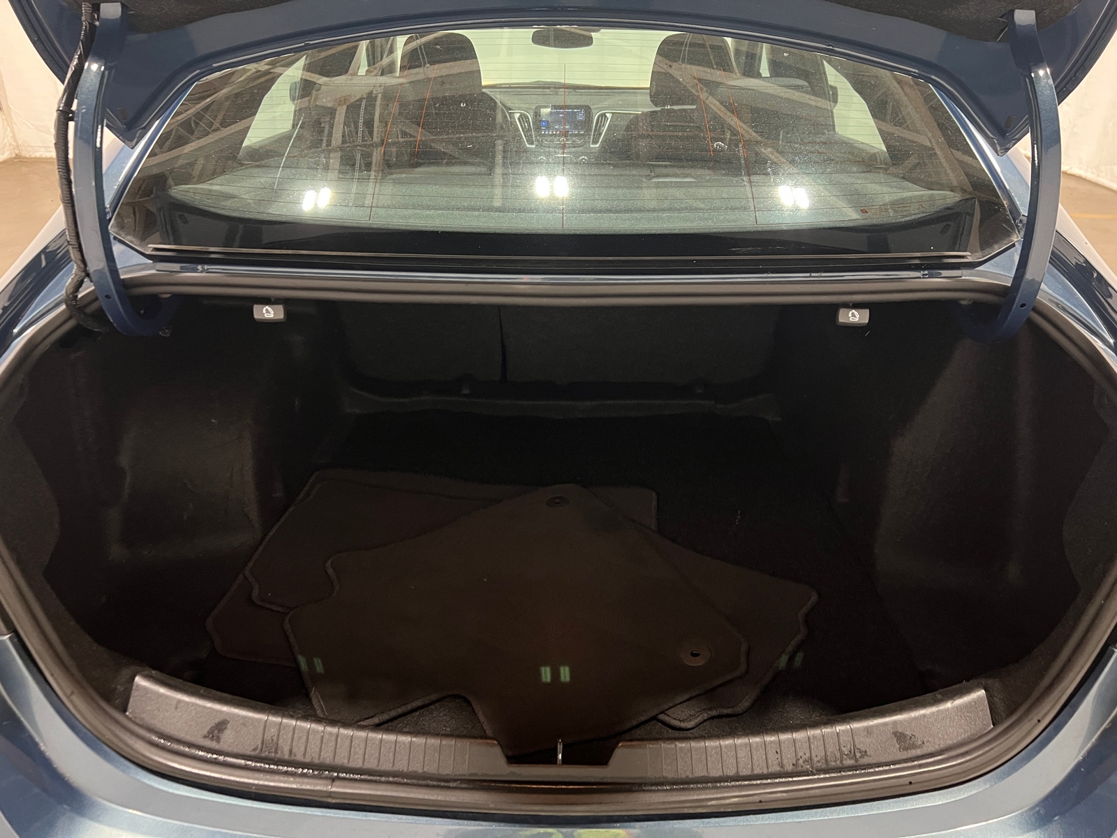 Thumbnail: 2024 Chevrolet Malibu - 7