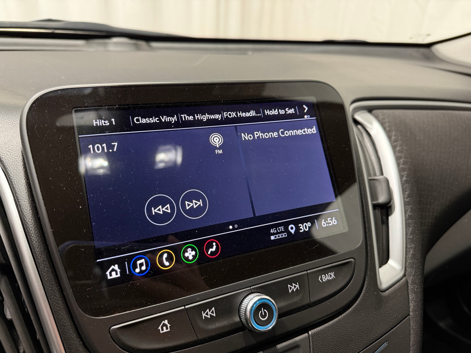 Thumbnail: 2024 Chevrolet Malibu - 4