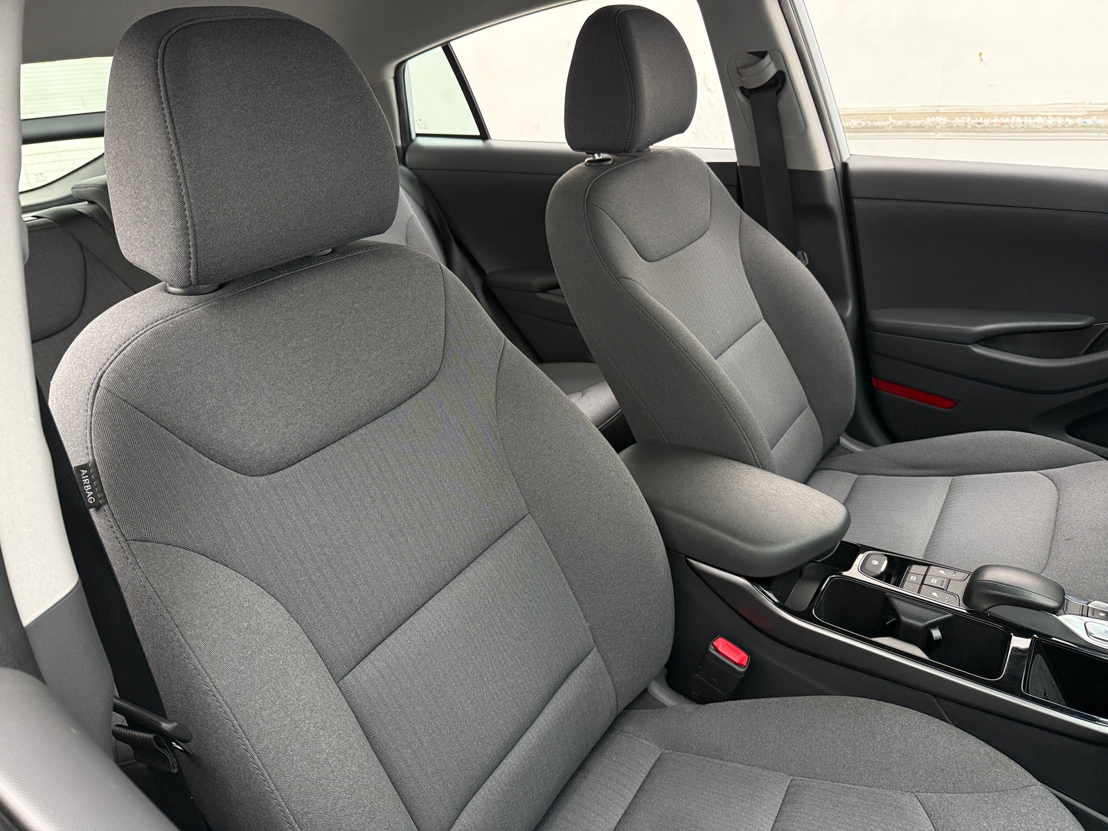 Thumbnail: 2020 Hyundai Ioniq - 2