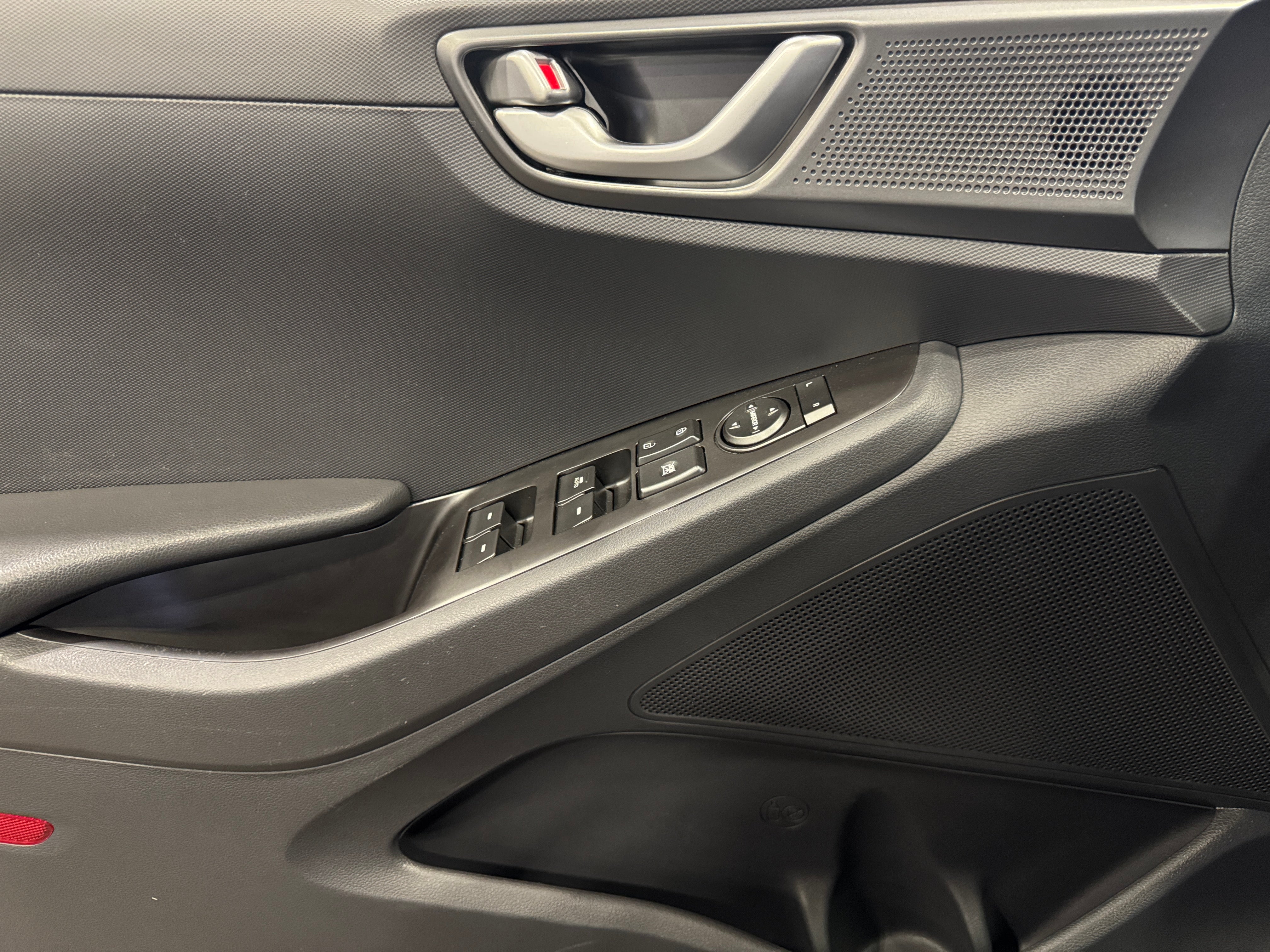 Used 2020 Hyundai IONIQ SE with VIN KMHC75LJ3LU061989 for sale in Oak Creek, WI