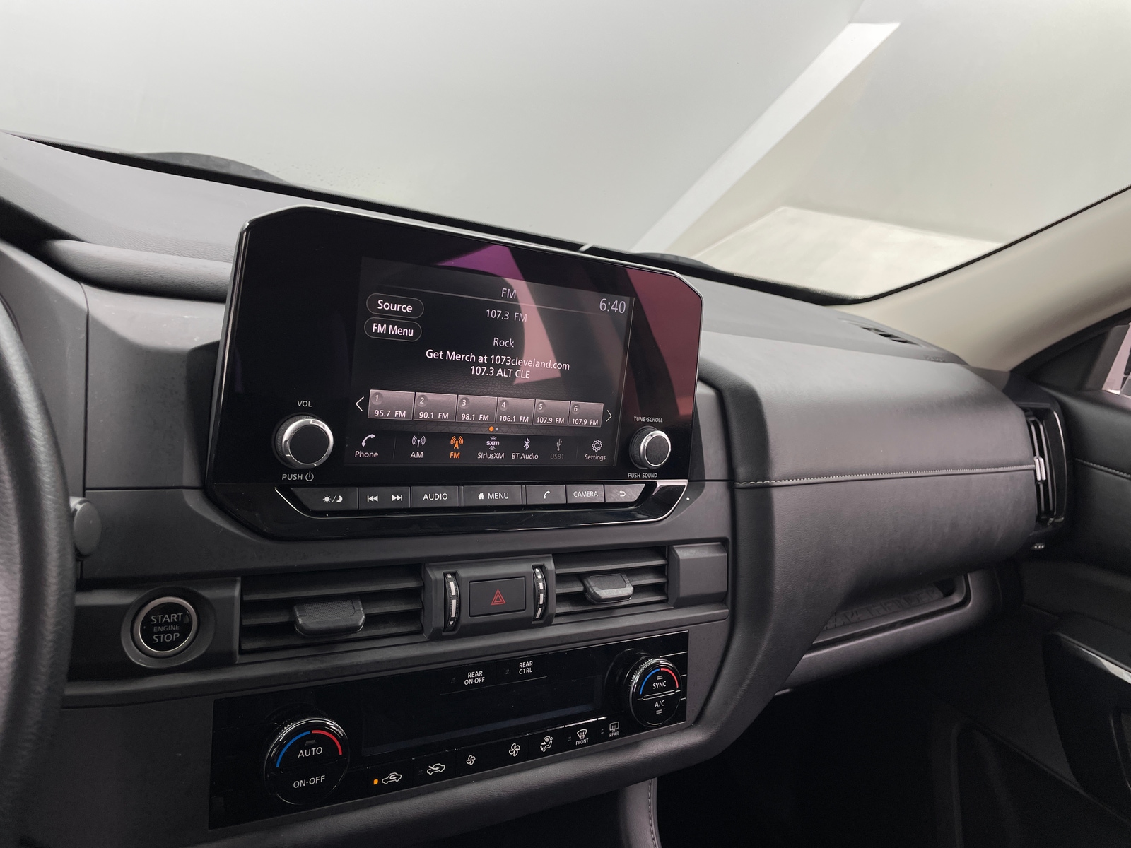 Thumbnail: 2023 Nissan Pathfinder - 4