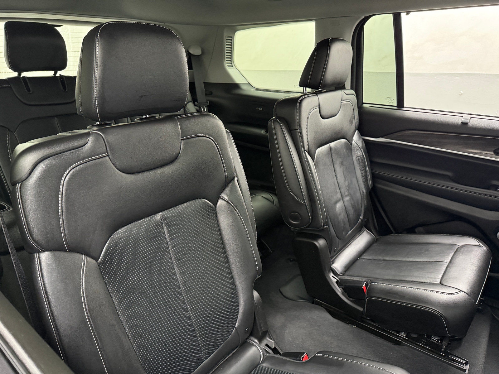 Thumbnail: 2022 Jeep Grand Cherokee L - 5