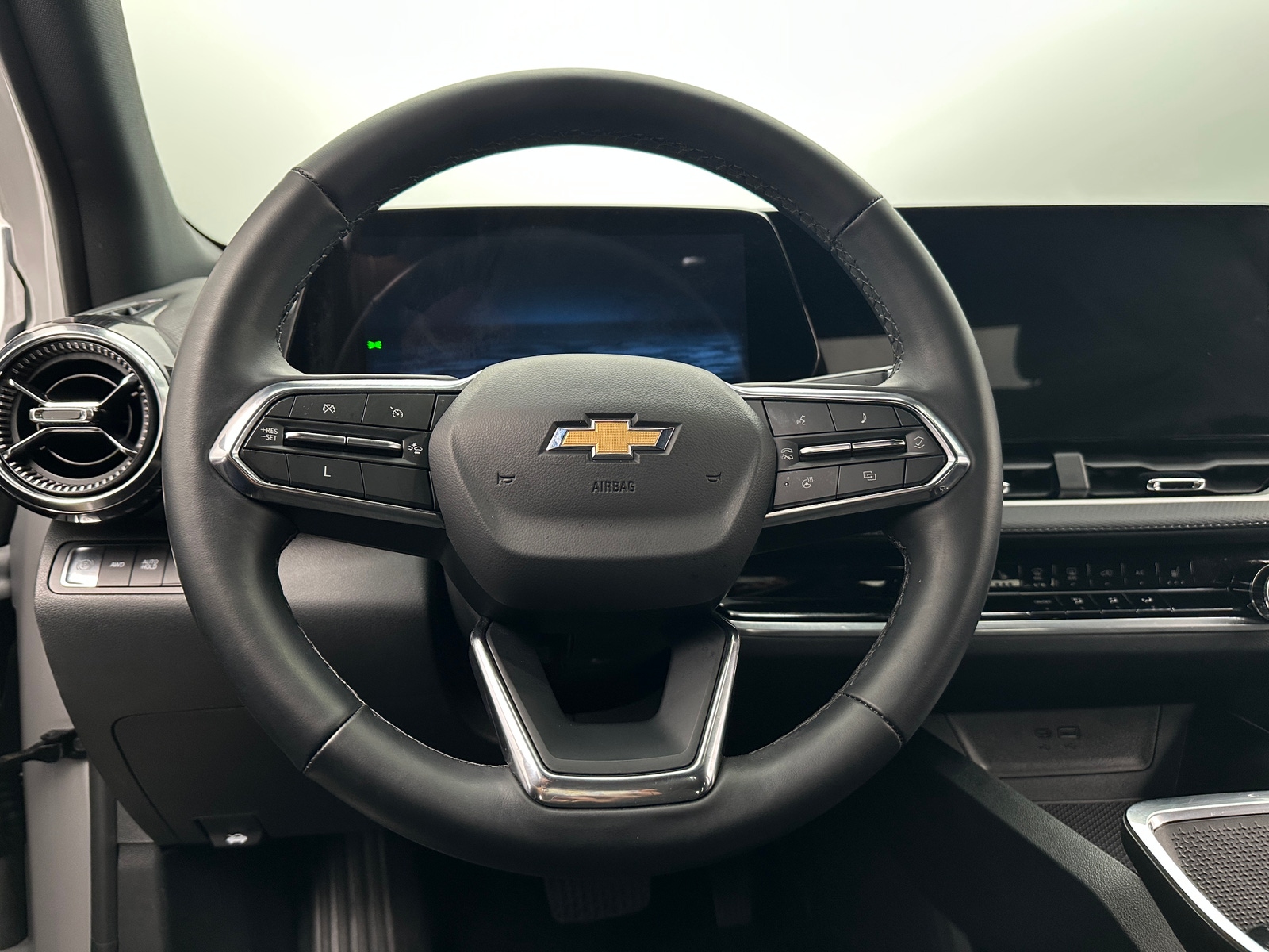 Thumbnail: 2025 Chevrolet Equinox - 5