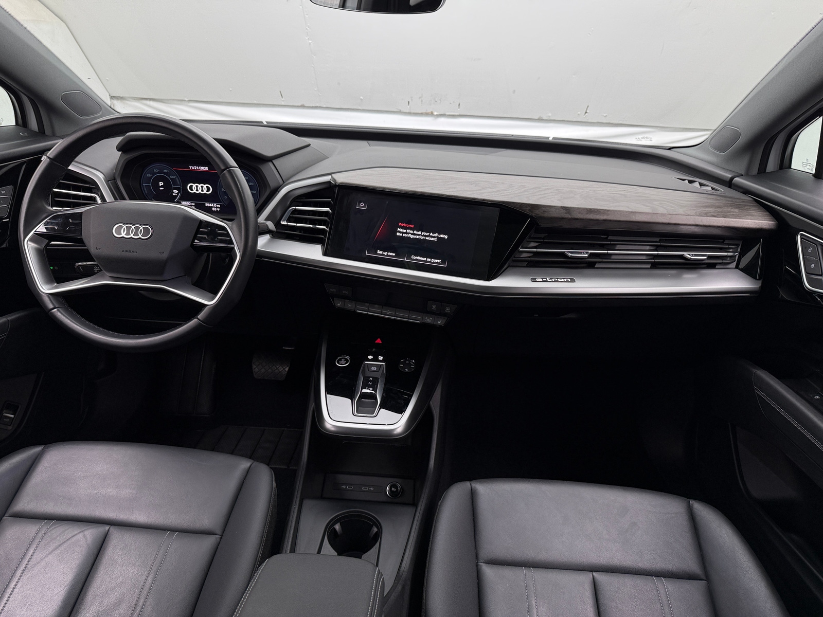 Thumbnail: 2022 Audi Q4 e-tron - 2