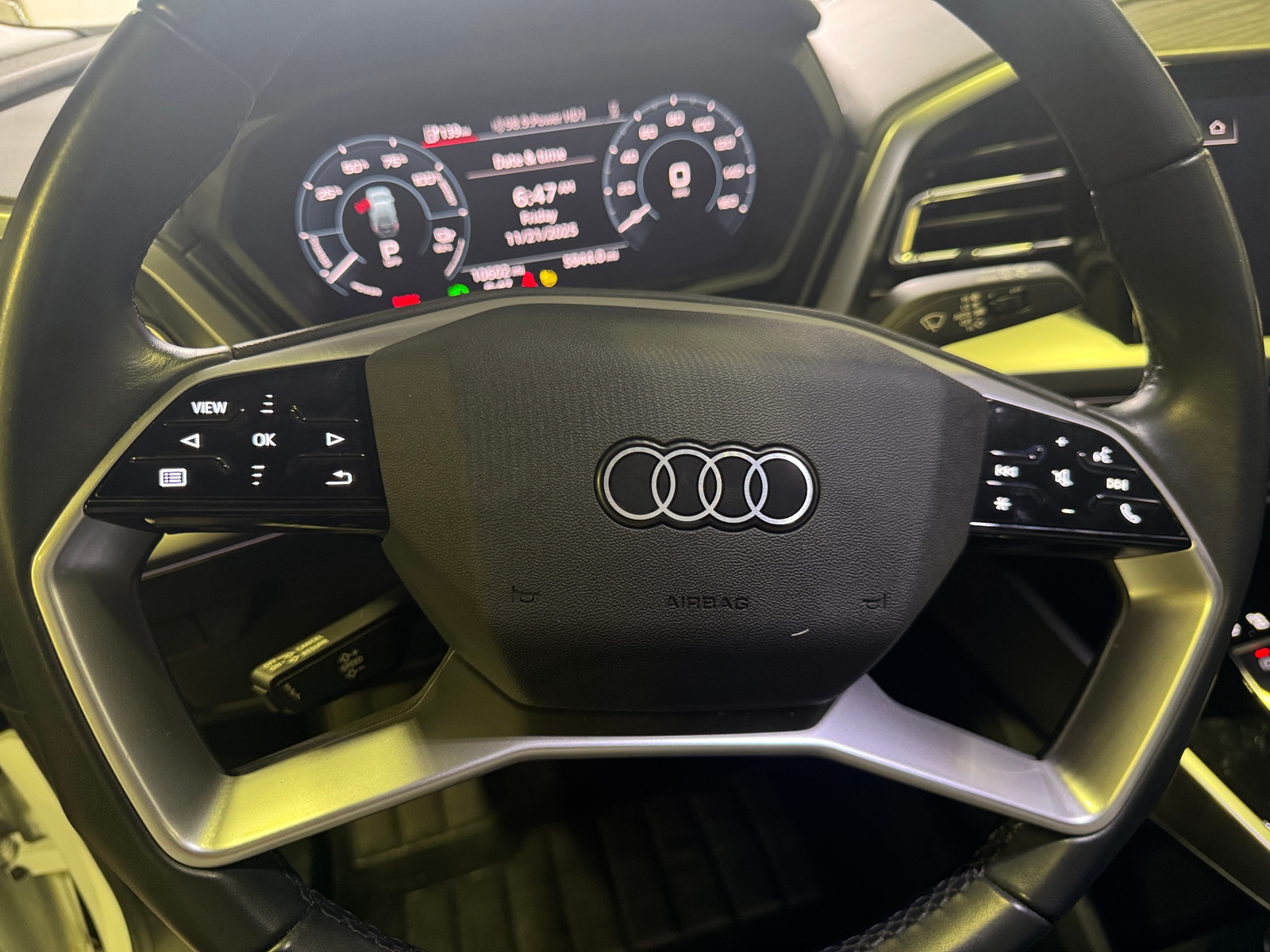 Thumbnail: 2022 Audi Q4 e-tron - 4