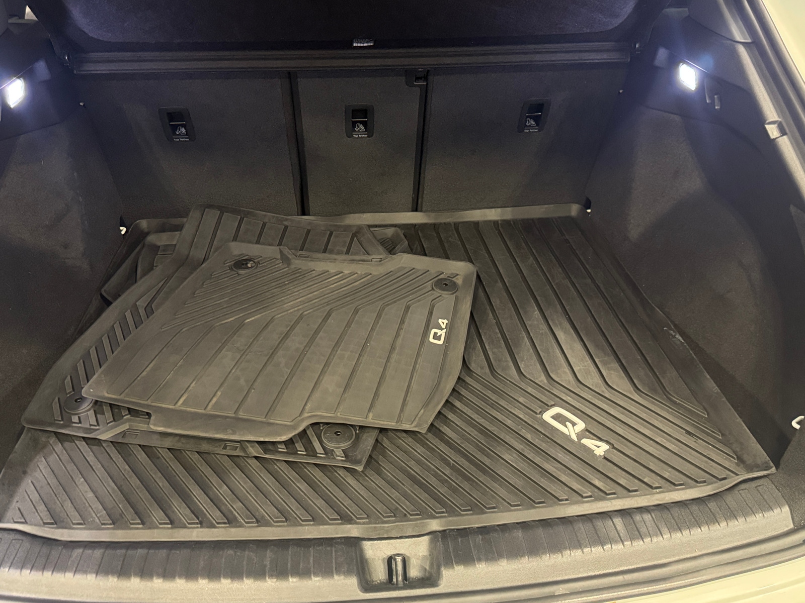 Thumbnail: 2022 Audi Q4 e-tron - 6