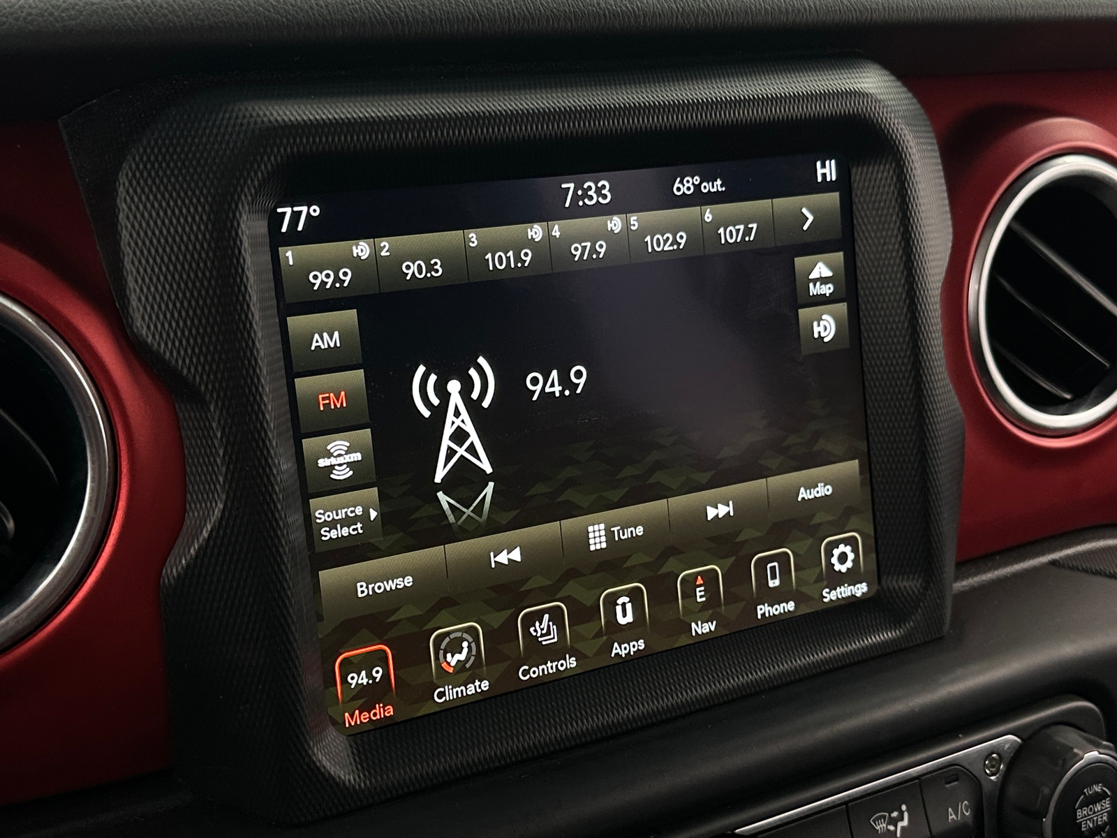 Thumbnail: 2021 Jeep Gladiator - 3