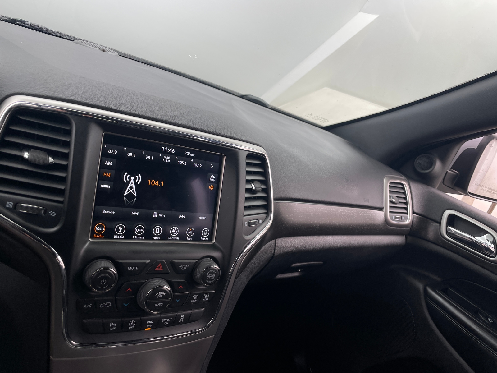 Thumbnail: 2018 Jeep Grand Cherokee - 3