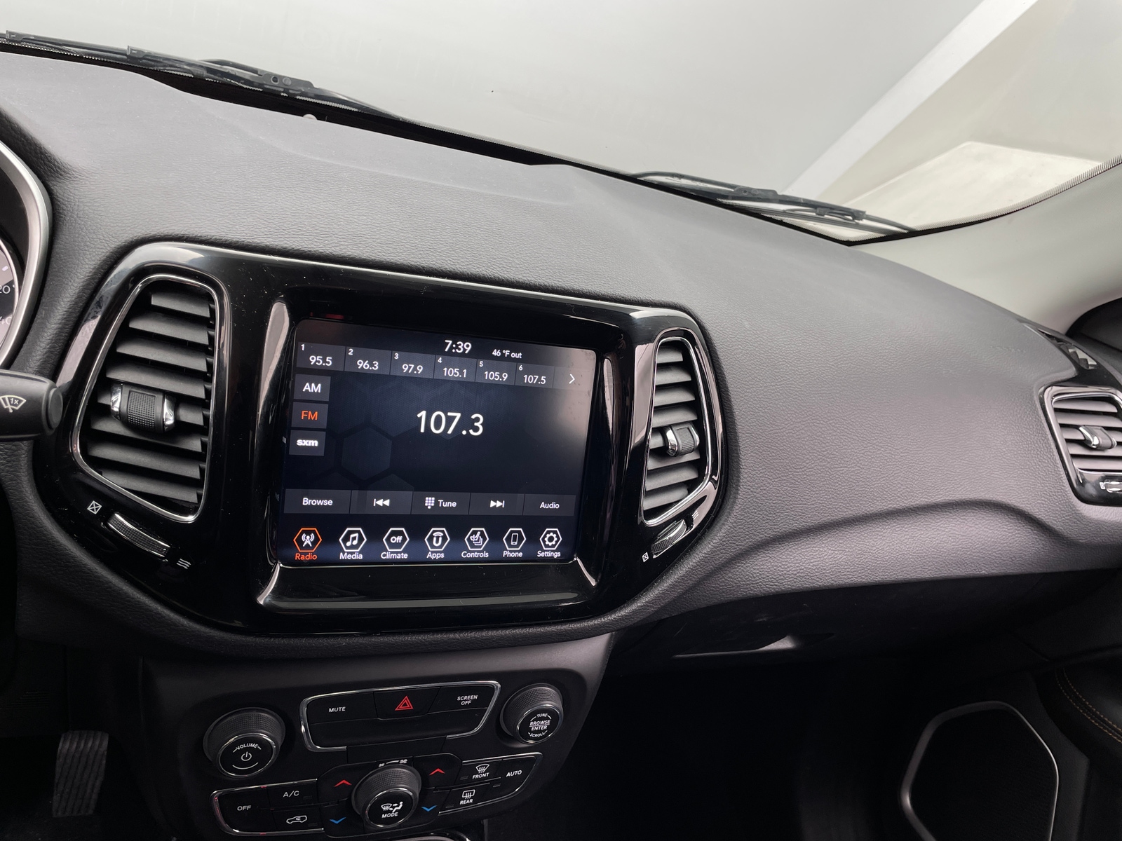 Thumbnail: 2020 Jeep Compass - 3