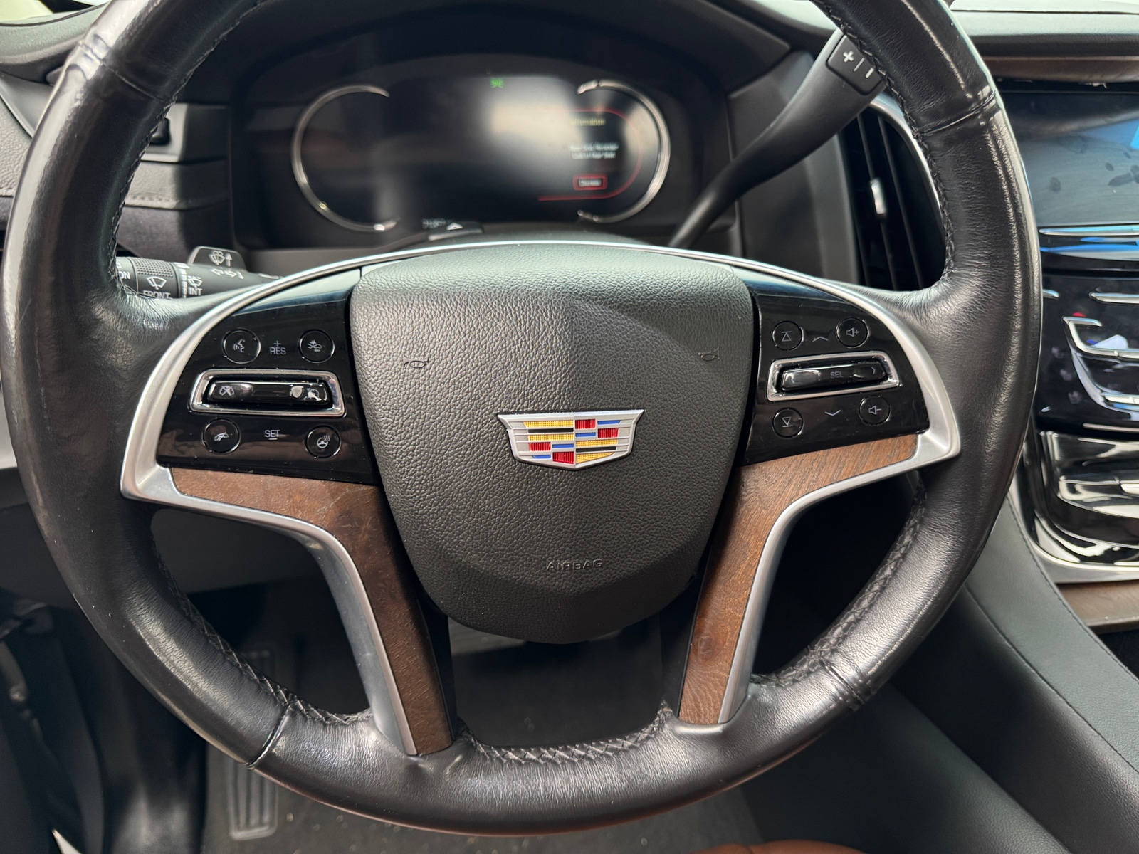 Thumbnail: 2019 Cadillac Escalade - 4