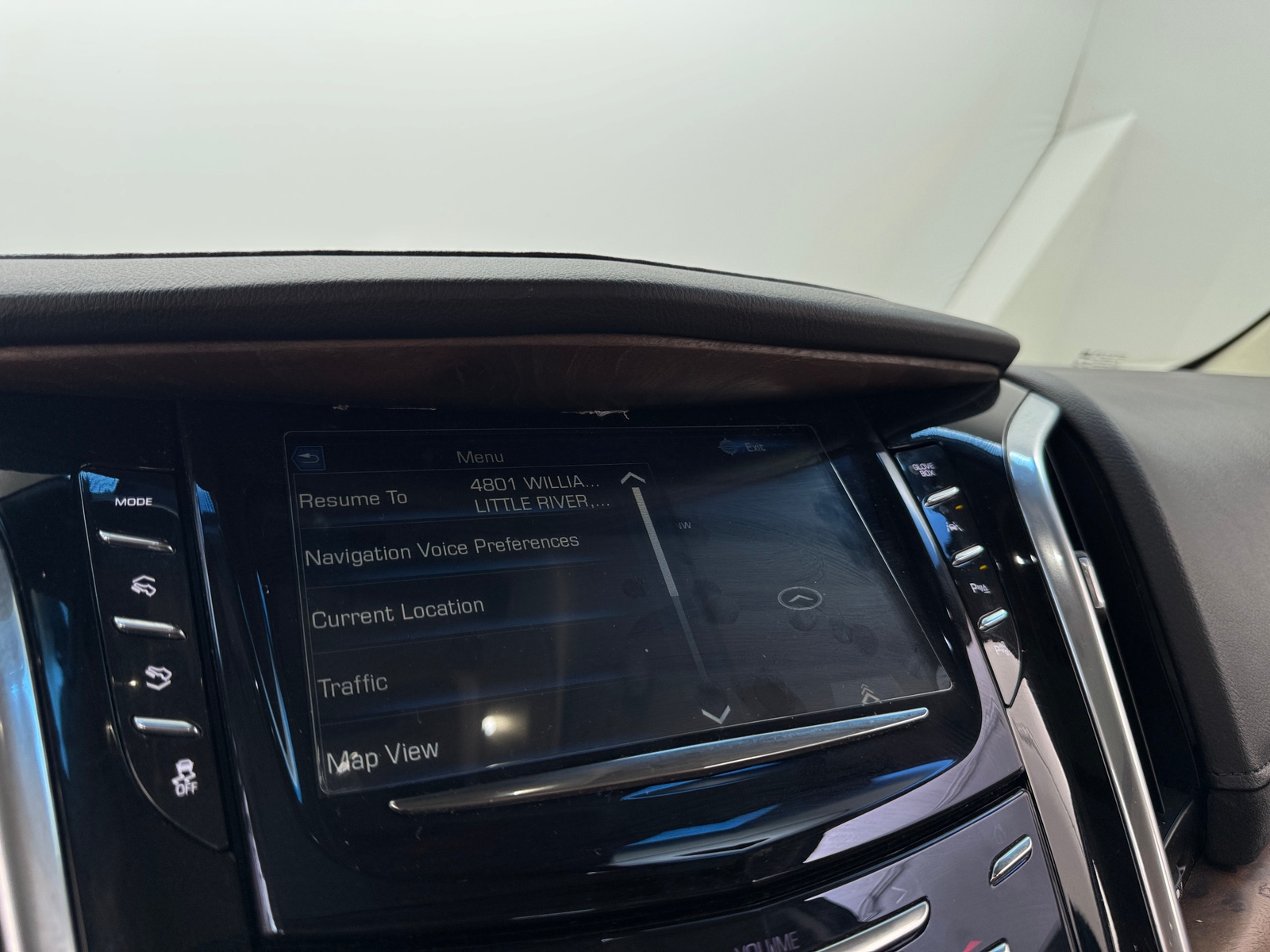 Thumbnail: 2019 Cadillac Escalade - 3