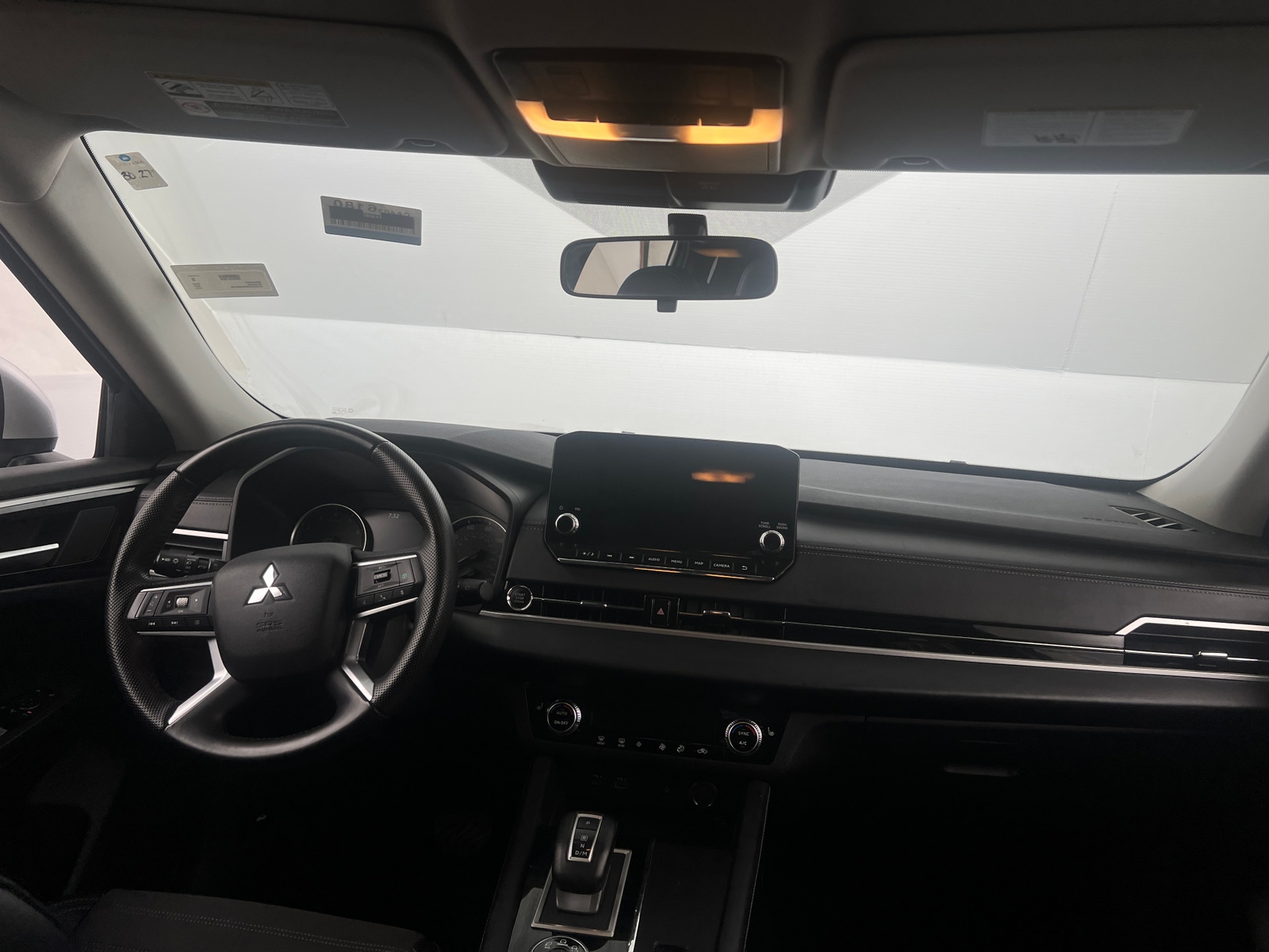 Thumbnail: 2024 Mitsubishi Outlander - 3