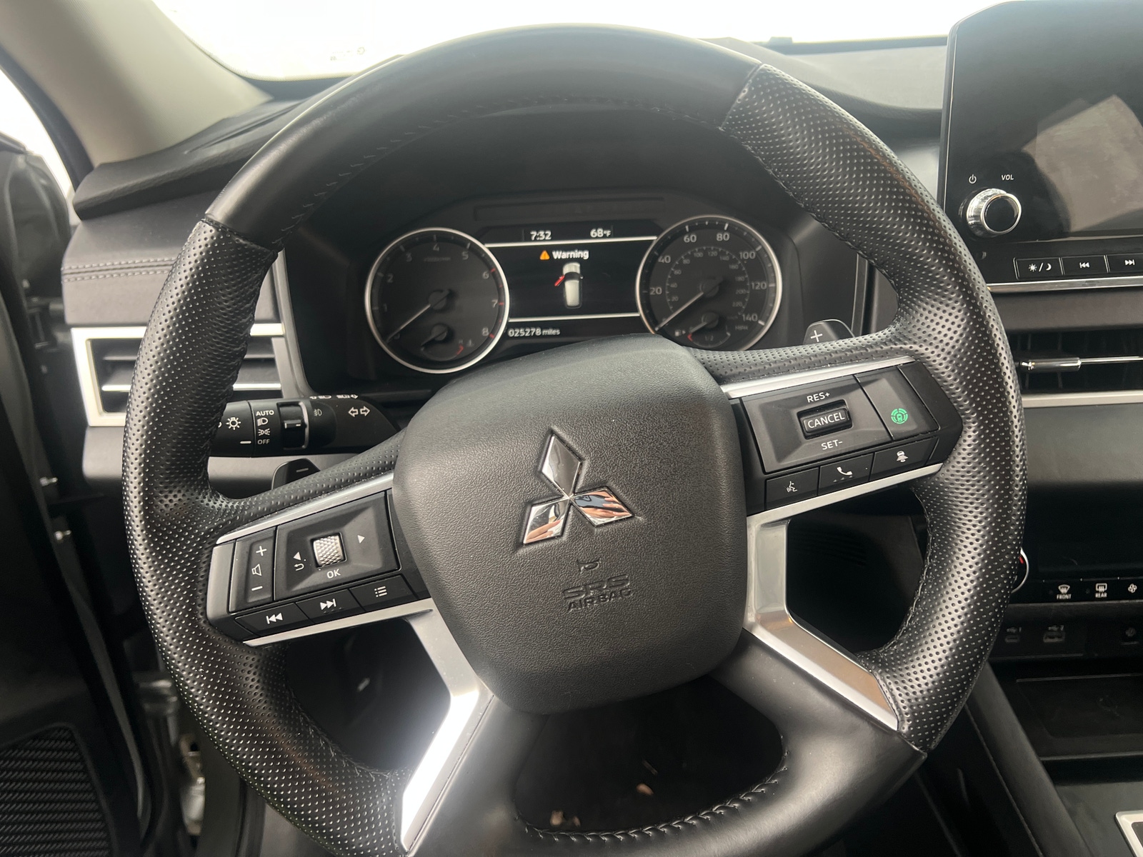 Thumbnail: 2024 Mitsubishi Outlander - 5