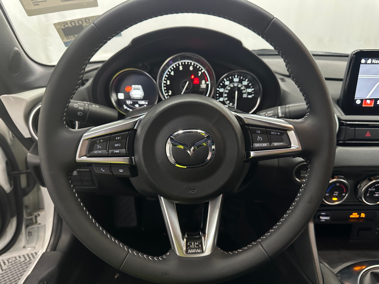 Thumbnail: 2022 Mazda MX-5 Miata - 4