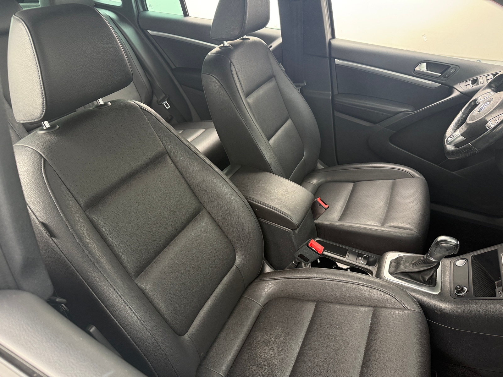 Thumbnail: 2016 Volkswagen Tiguan - 2