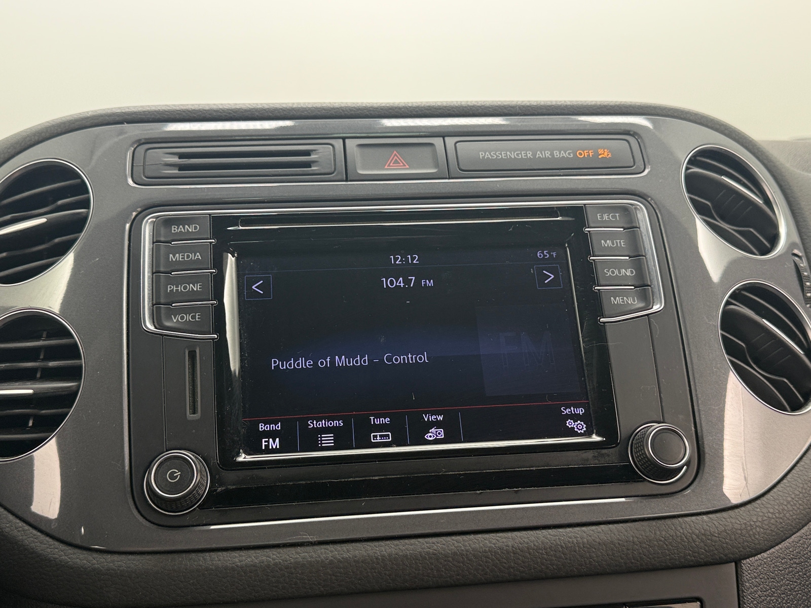 Thumbnail: 2016 Volkswagen Tiguan - 4