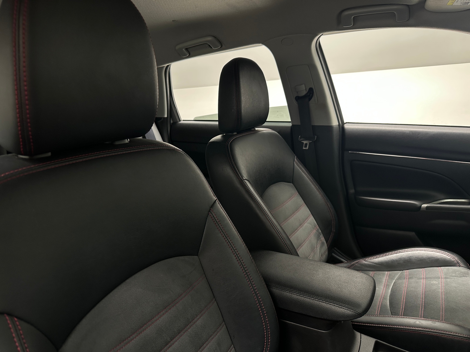 Thumbnail: 2018 Mitsubishi Outlander Sport - 2