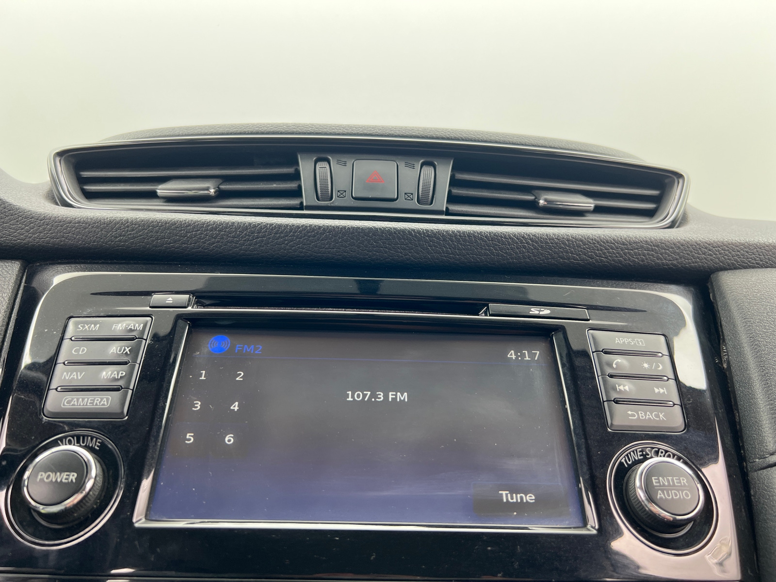 Thumbnail: 2017 Nissan Rogue - 4