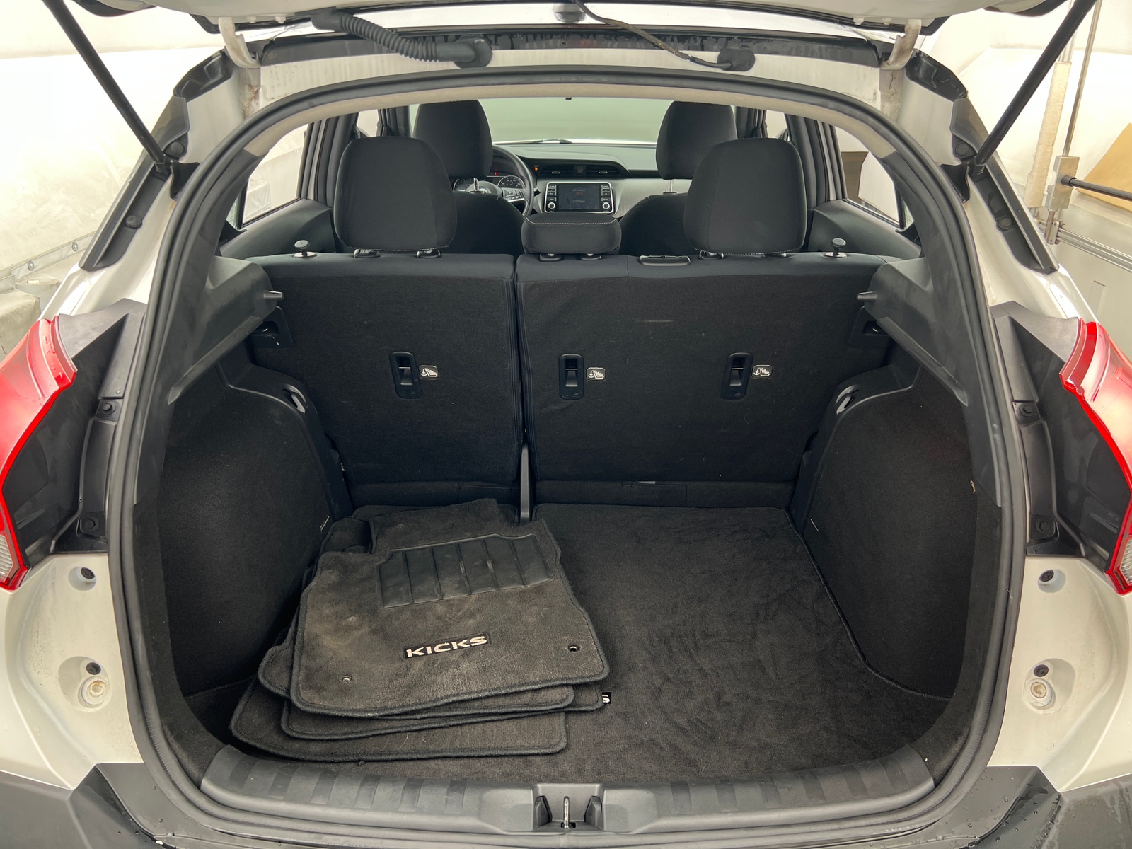 Thumbnail: 2018 Nissan Kicks - 7