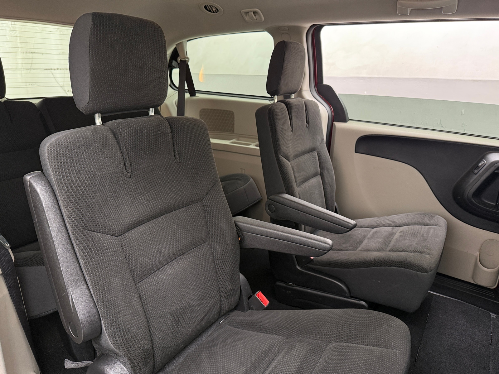 Thumbnail: 2019 Dodge Grand Caravan - 6