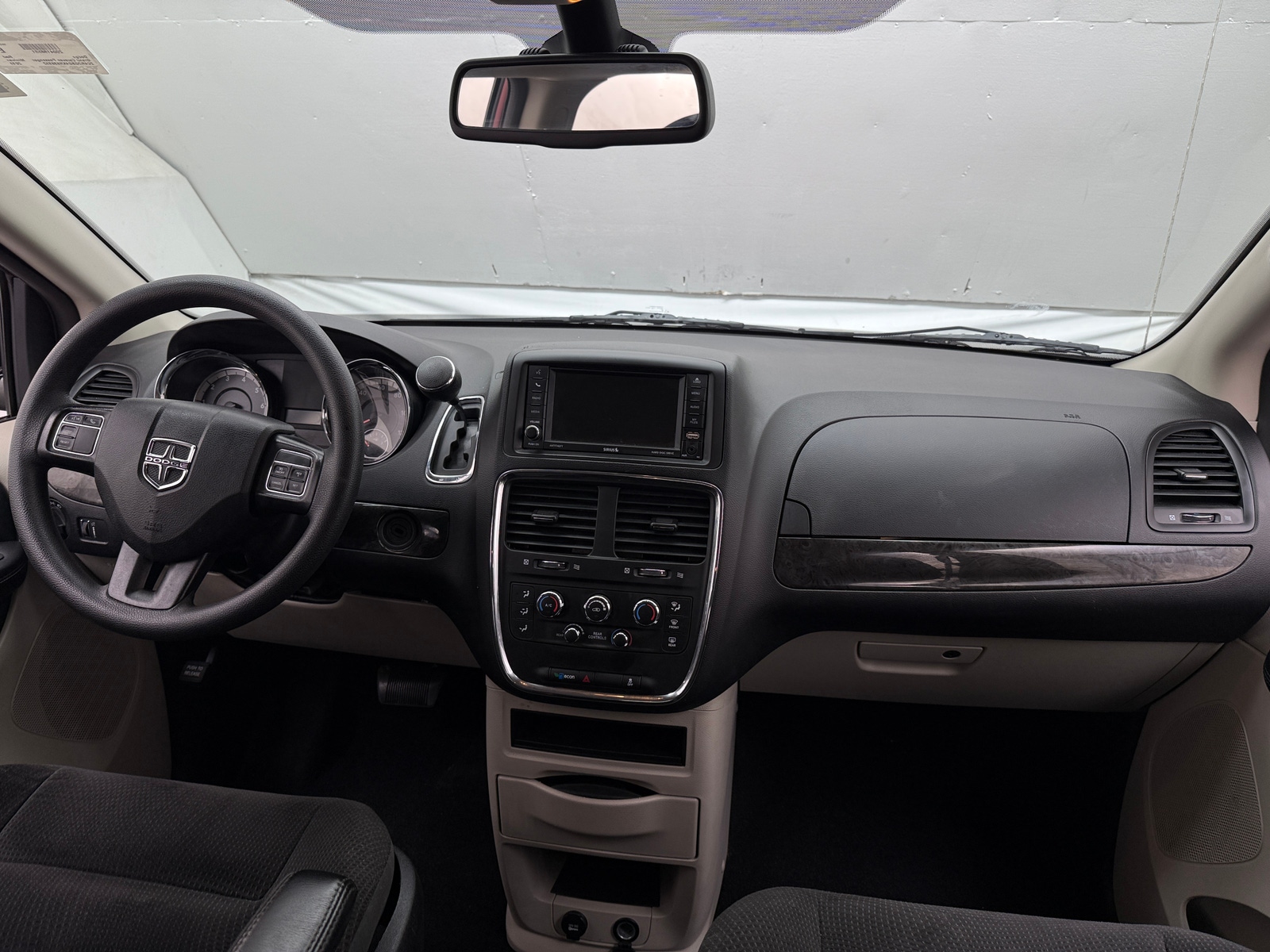 Thumbnail: 2019 Dodge Grand Caravan - 3