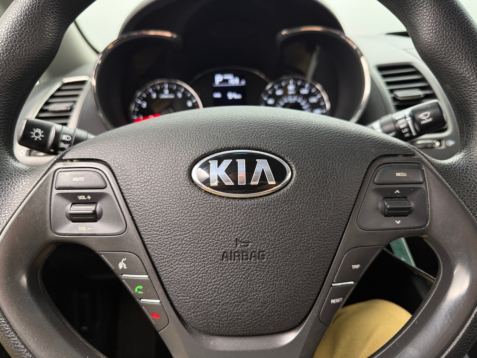 Thumbnail: 2017 Kia Forte - 5