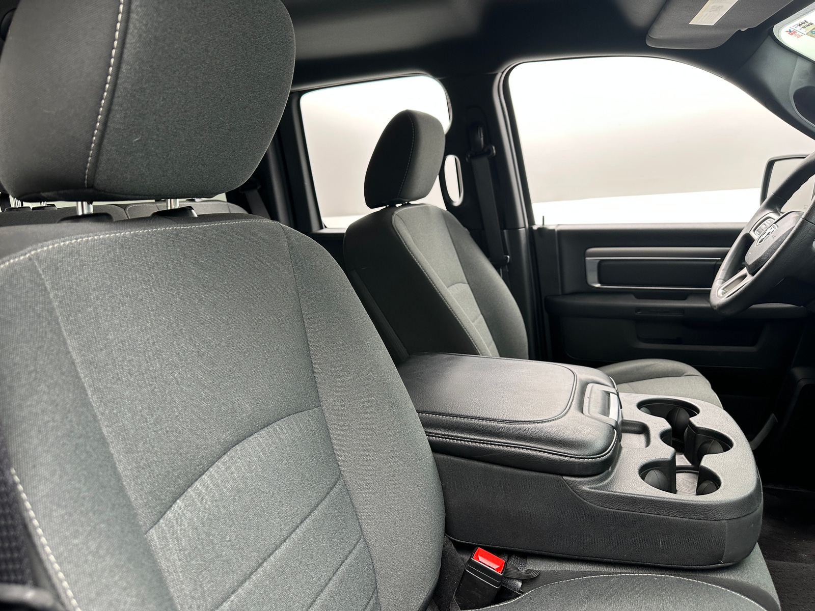 Thumbnail: 2022 RAM 1500 Classic - 2