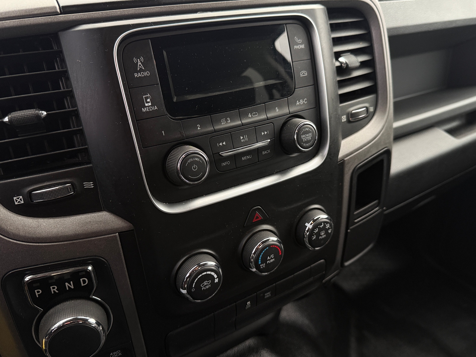 Thumbnail: 2022 RAM 1500 Classic - 4