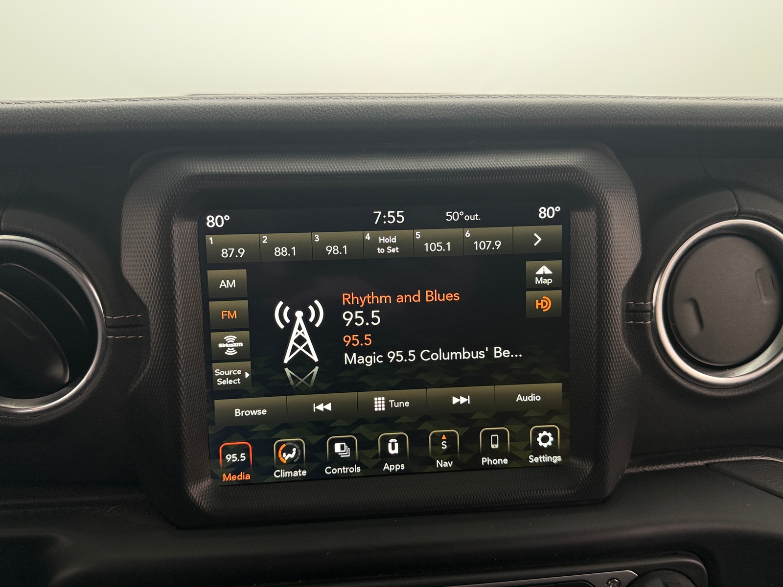 Thumbnail: 2022 Jeep Wrangler - 3