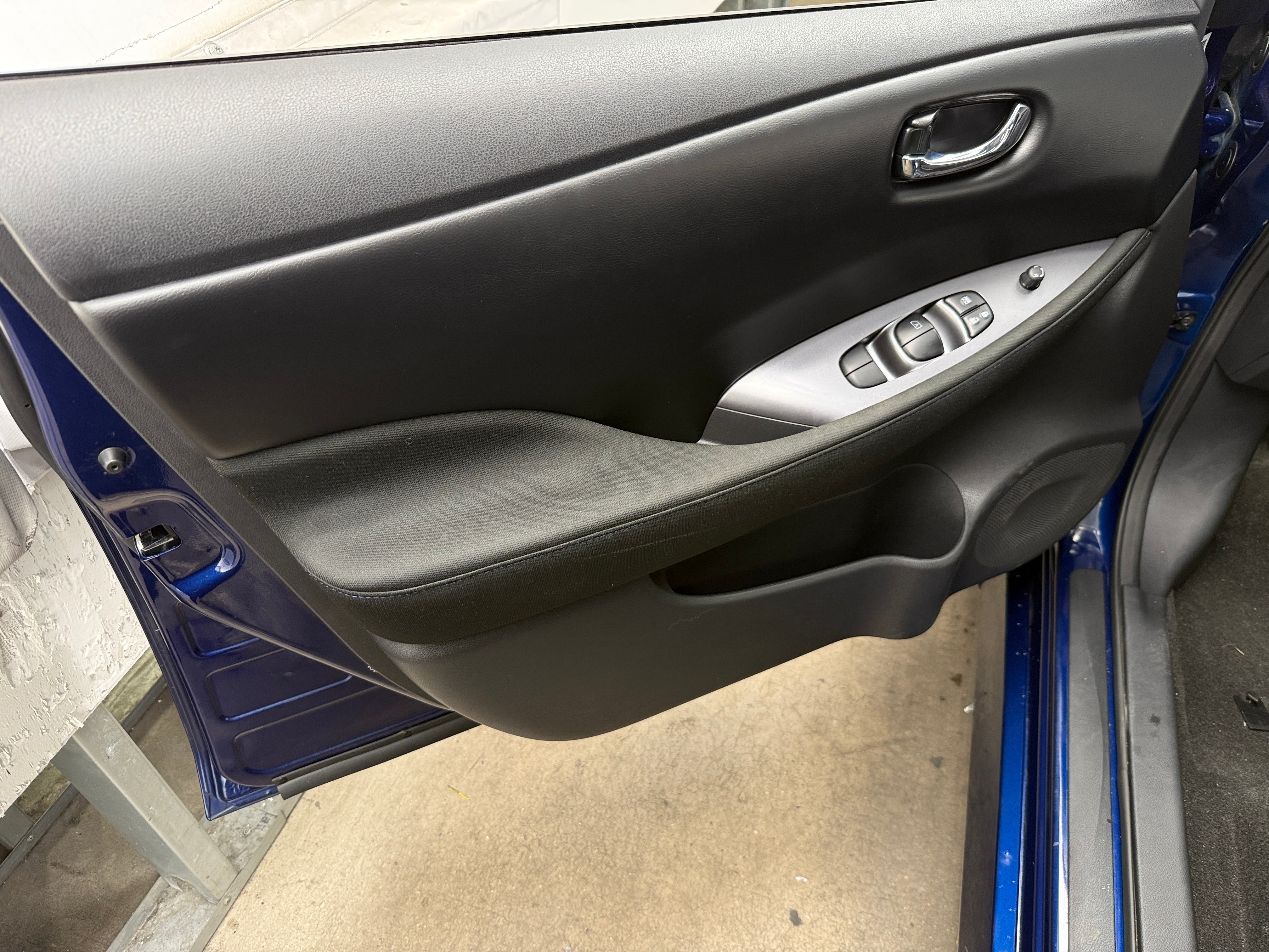 Used 2025 Nissan Leaf S with VIN 1N4AZ1BV3SC557811 for sale in Oak Creek, WI