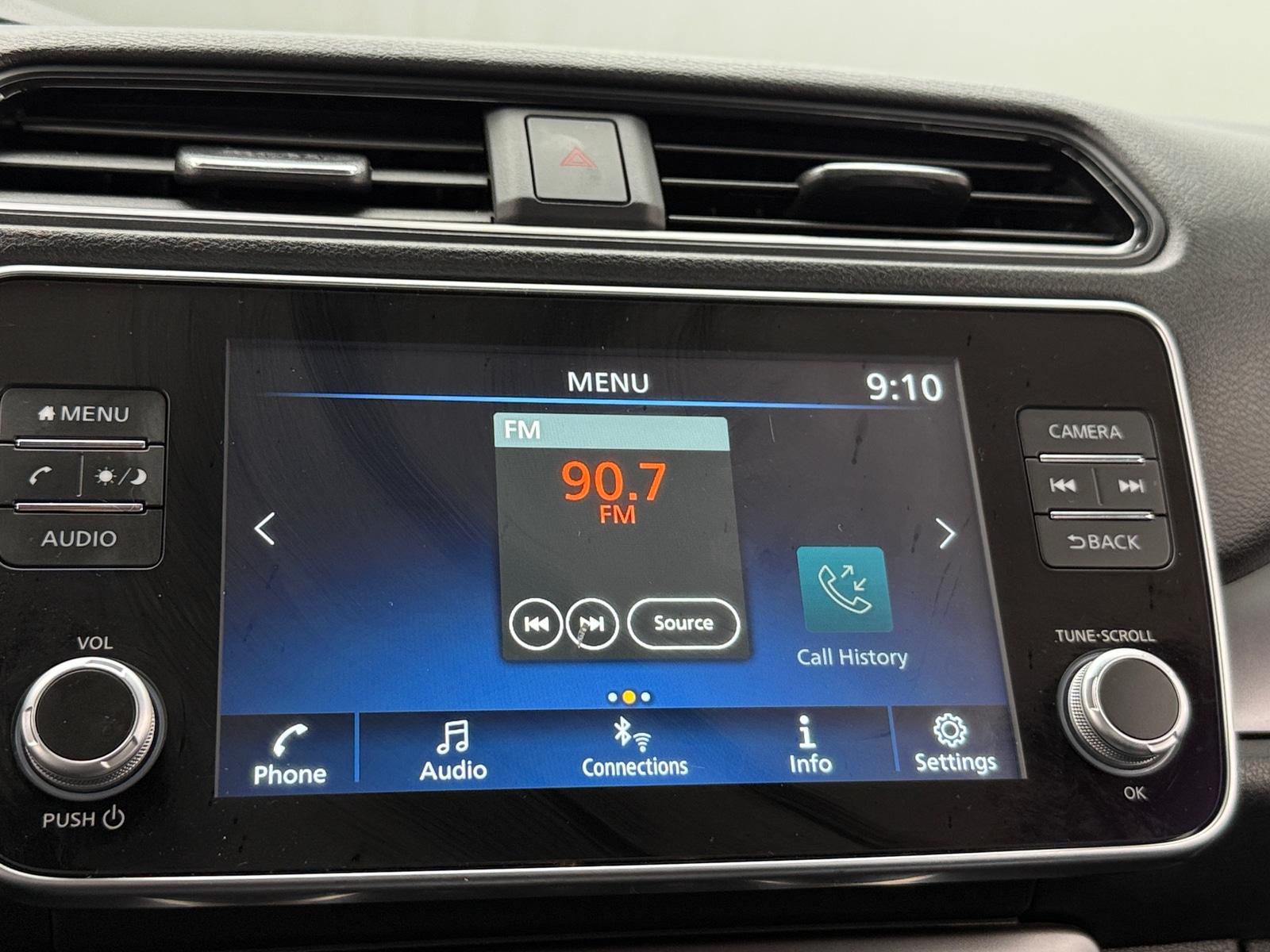 Thumbnail: 2025 Nissan Leaf - 4