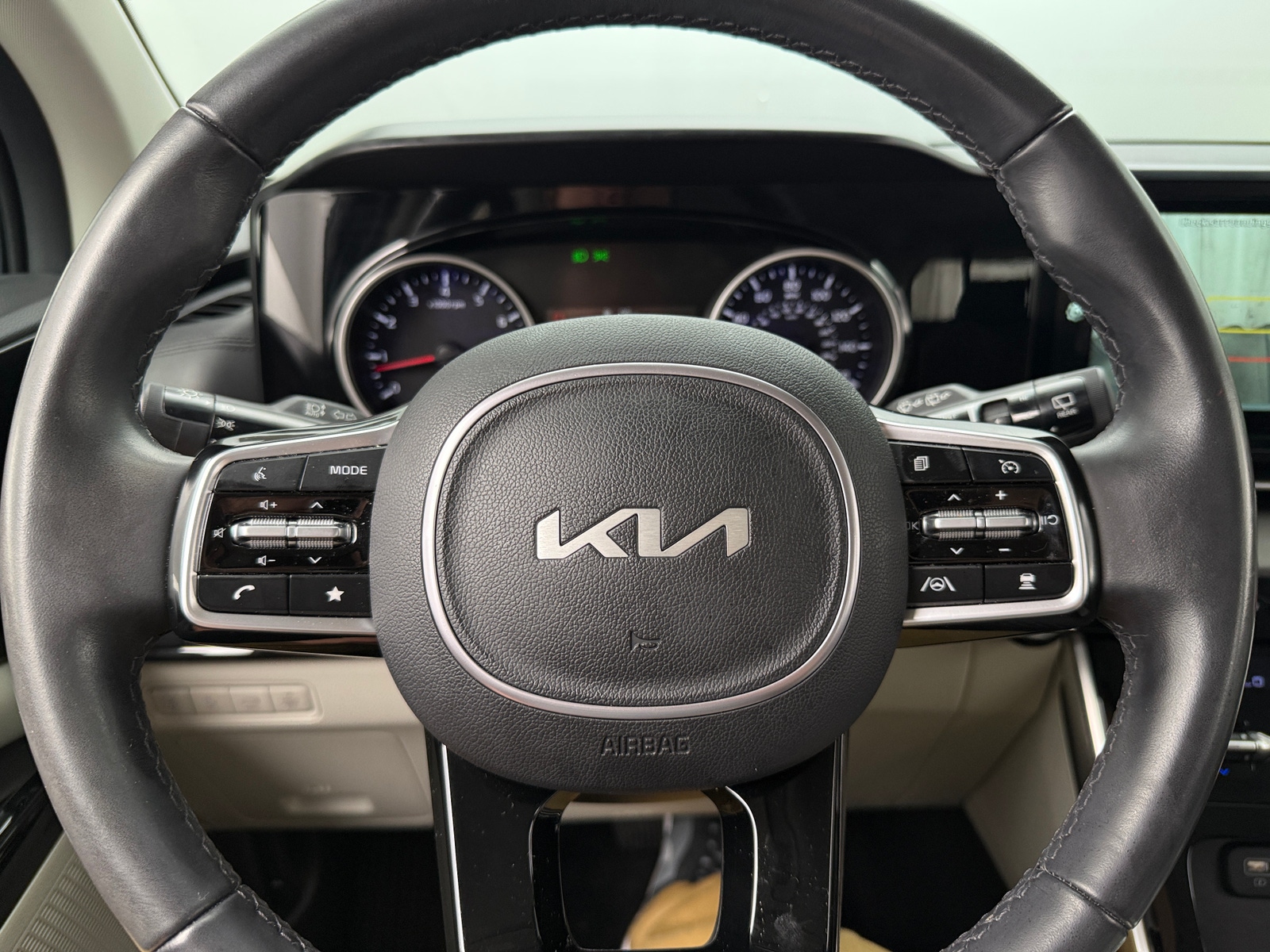 Thumbnail: 2024 Kia Carnival - 4