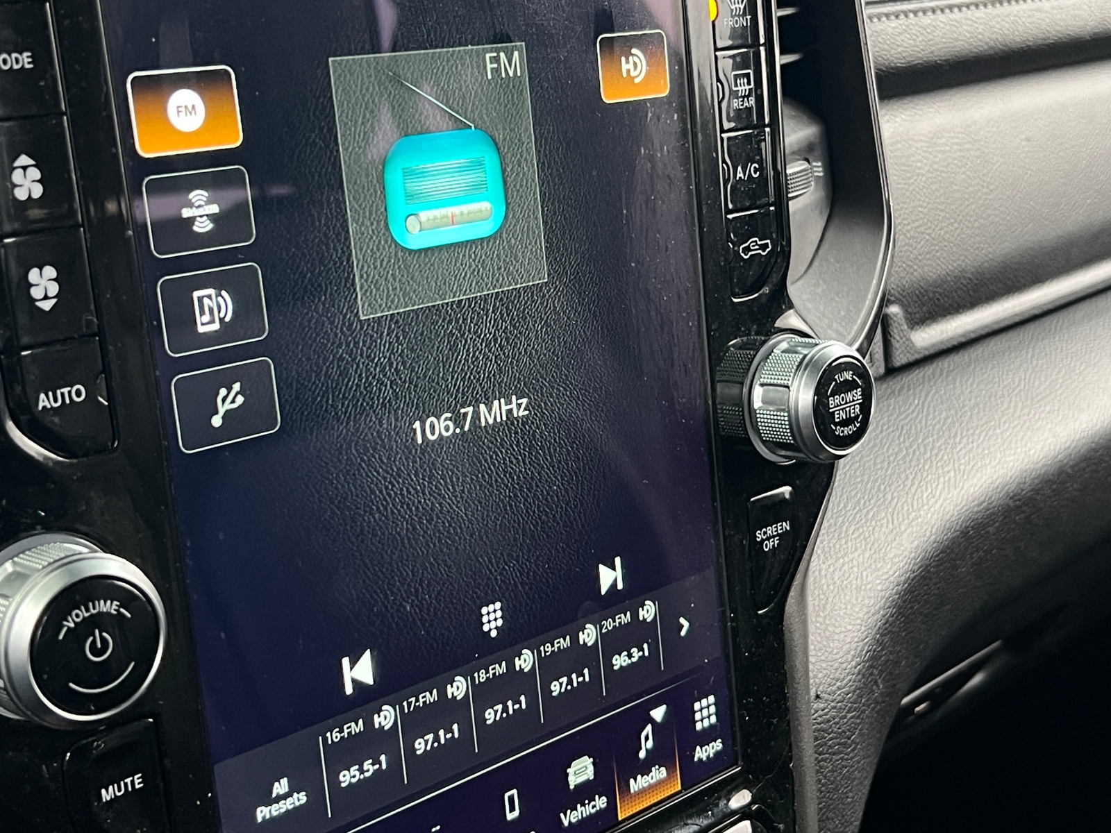 Thumbnail: 2022 RAM 1500 - 3