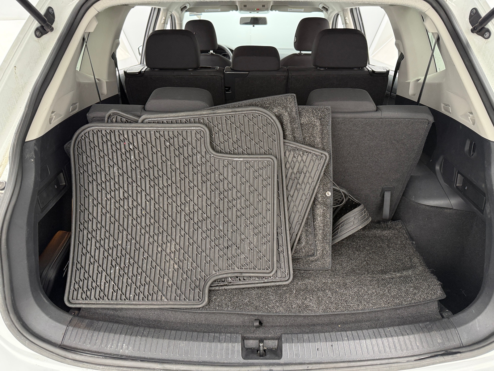 Thumbnail: 2020 Volkswagen Tiguan - 7