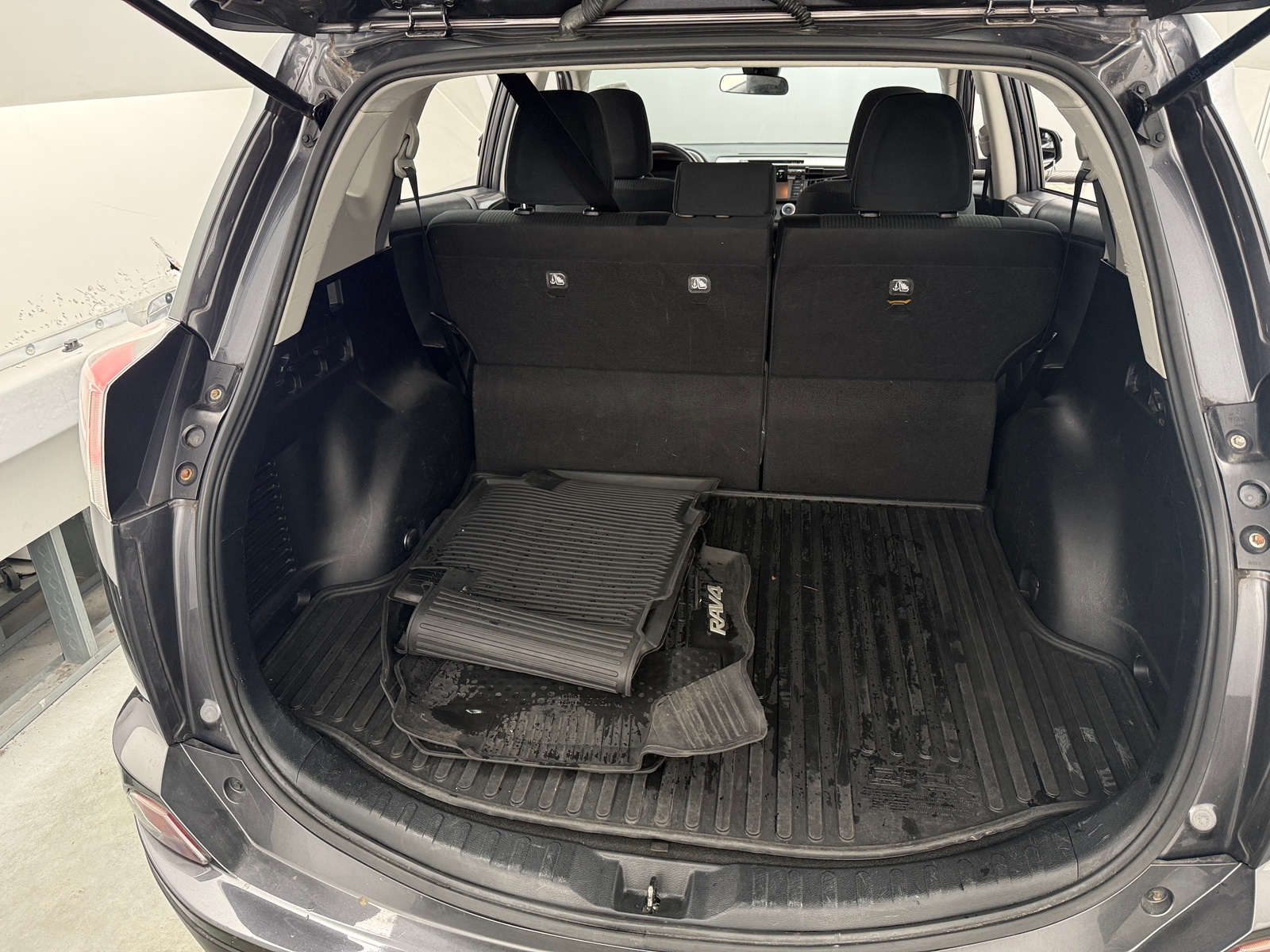 Thumbnail: 2018 Toyota RAV4 - 7