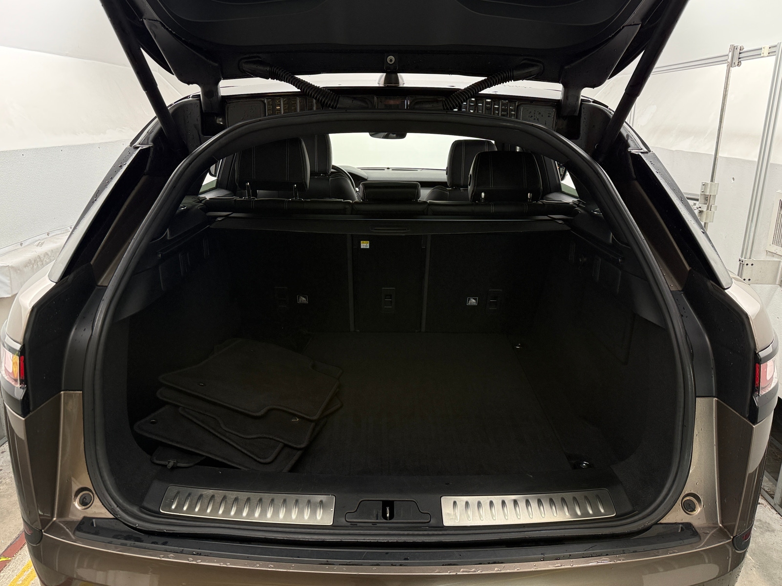 Thumbnail: 2020 Land Rover Range Rover Velar - 6