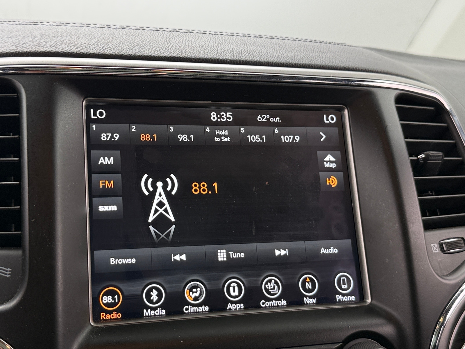 Thumbnail: 2018 Jeep Grand Cherokee - 3