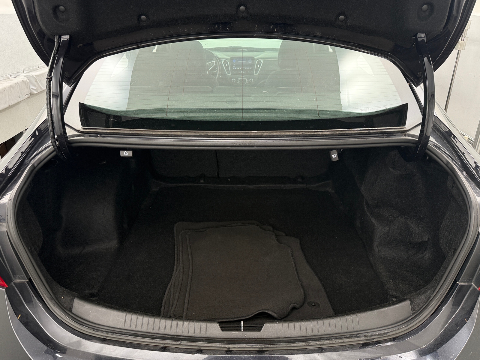 Thumbnail: 2023 Chevrolet Malibu - 7