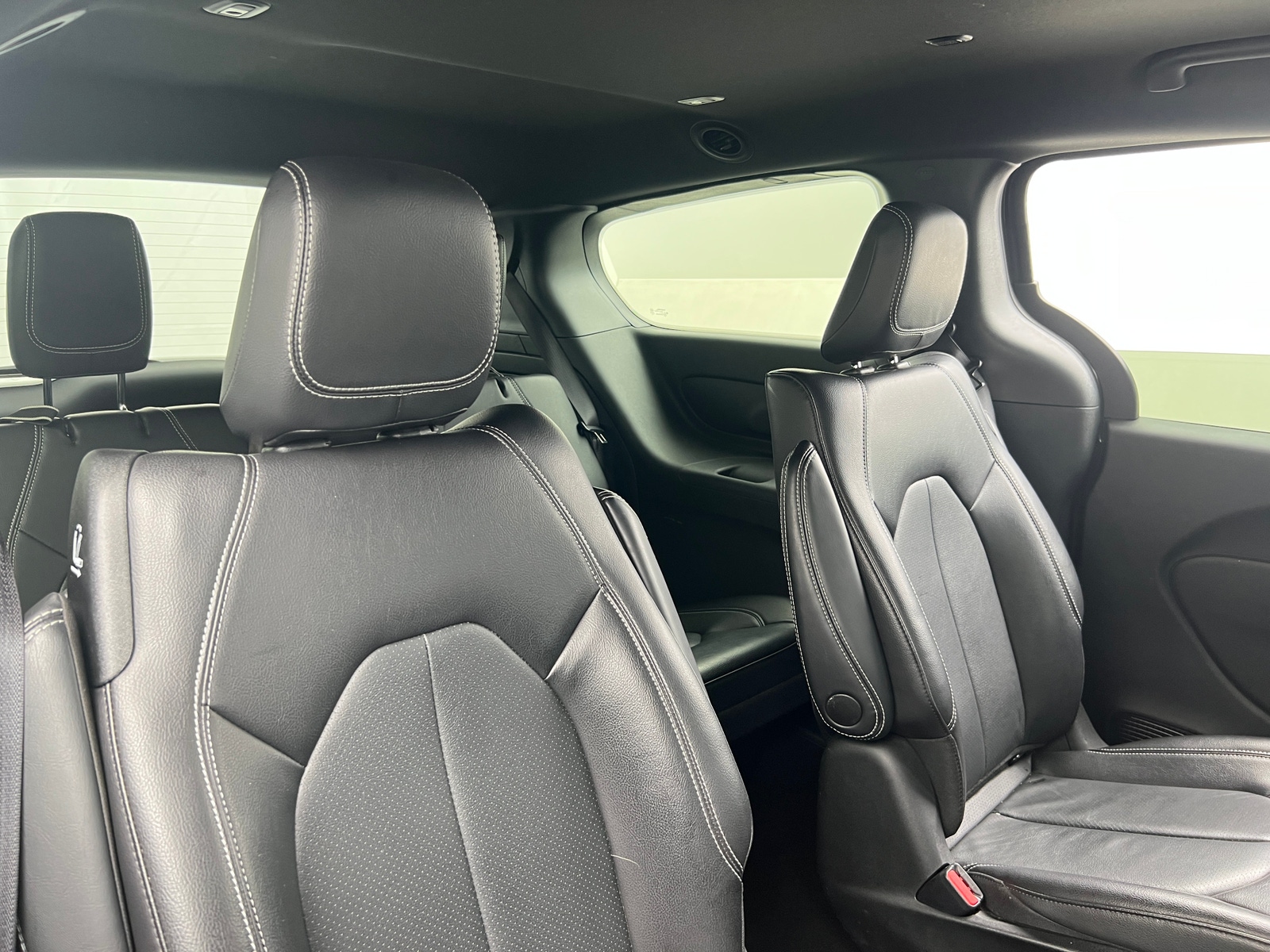 Thumbnail: 2022 Chrysler Pacifica - 5