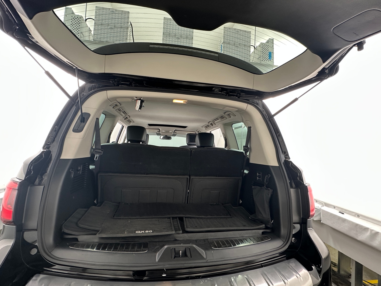 Thumbnail: 2018 INFINITI QX80 - 6