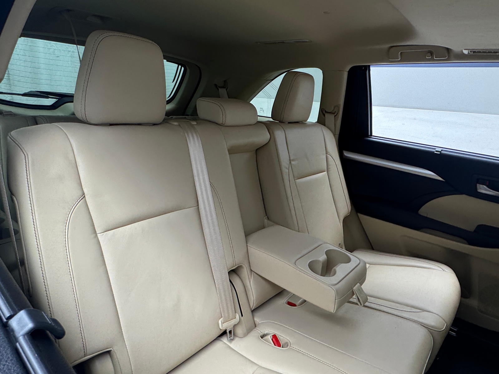 Thumbnail: 2016 Toyota Highlander - 5