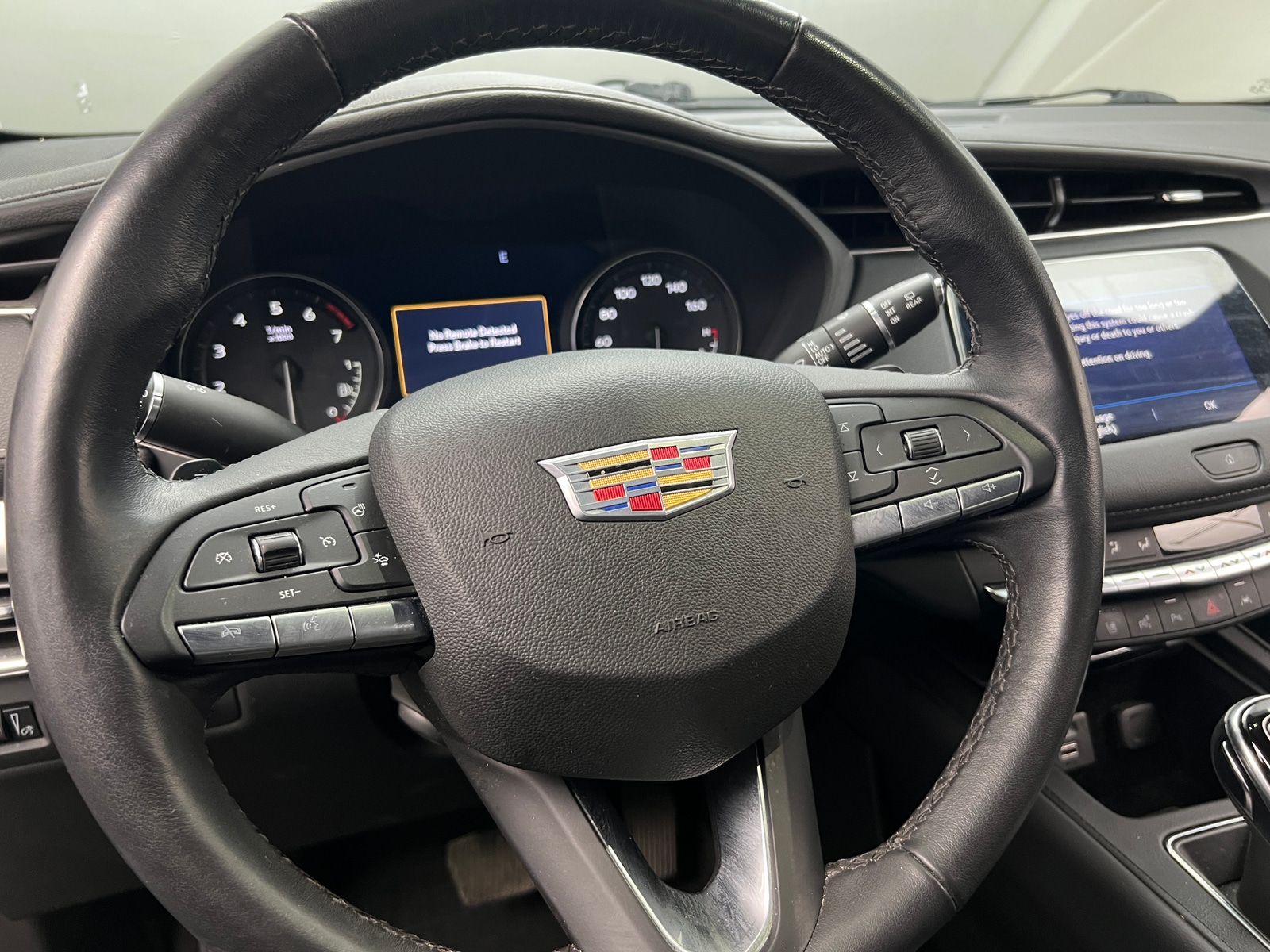 Thumbnail: 2022 Cadillac XT4 - 4