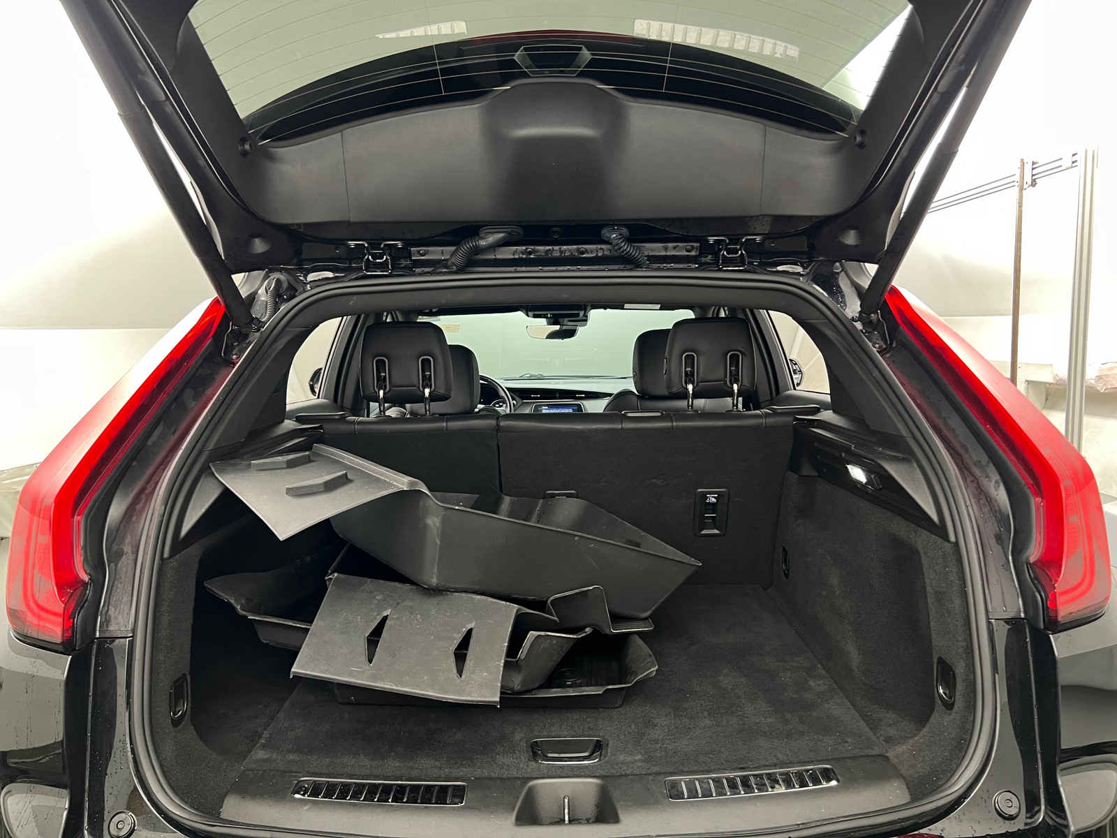 Thumbnail: 2022 Cadillac XT4 - 6