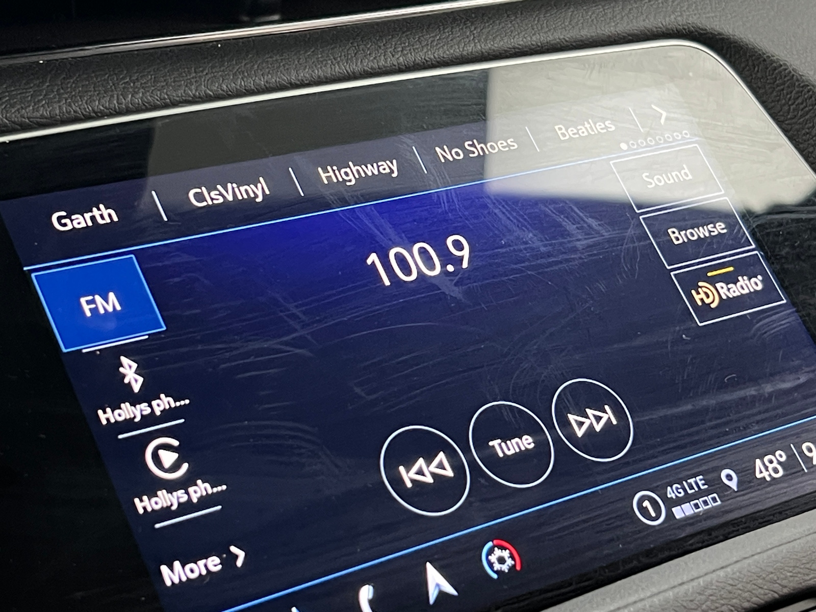 Thumbnail: 2022 Cadillac XT4 - 3