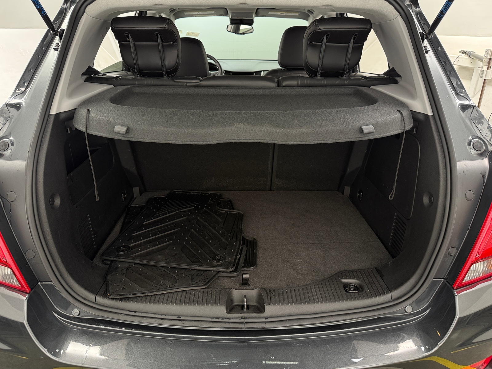 Thumbnail: 2018 Chevrolet Trax - 7