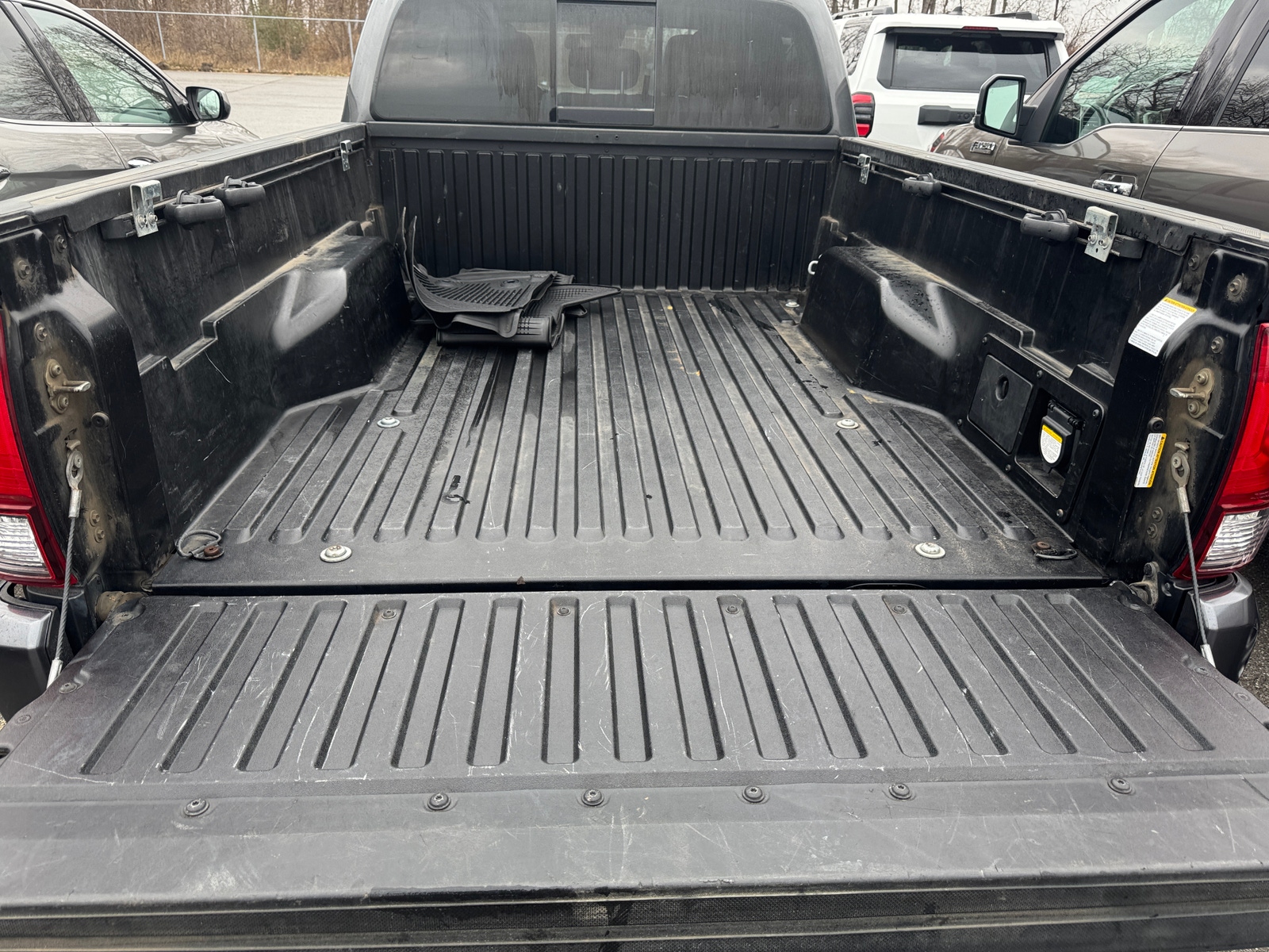 Thumbnail: 2019 Toyota Tacoma - 7