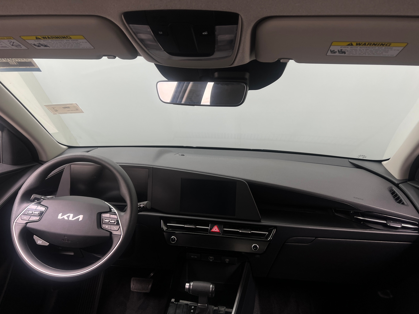 Thumbnail: 2024 Kia Niro - 3