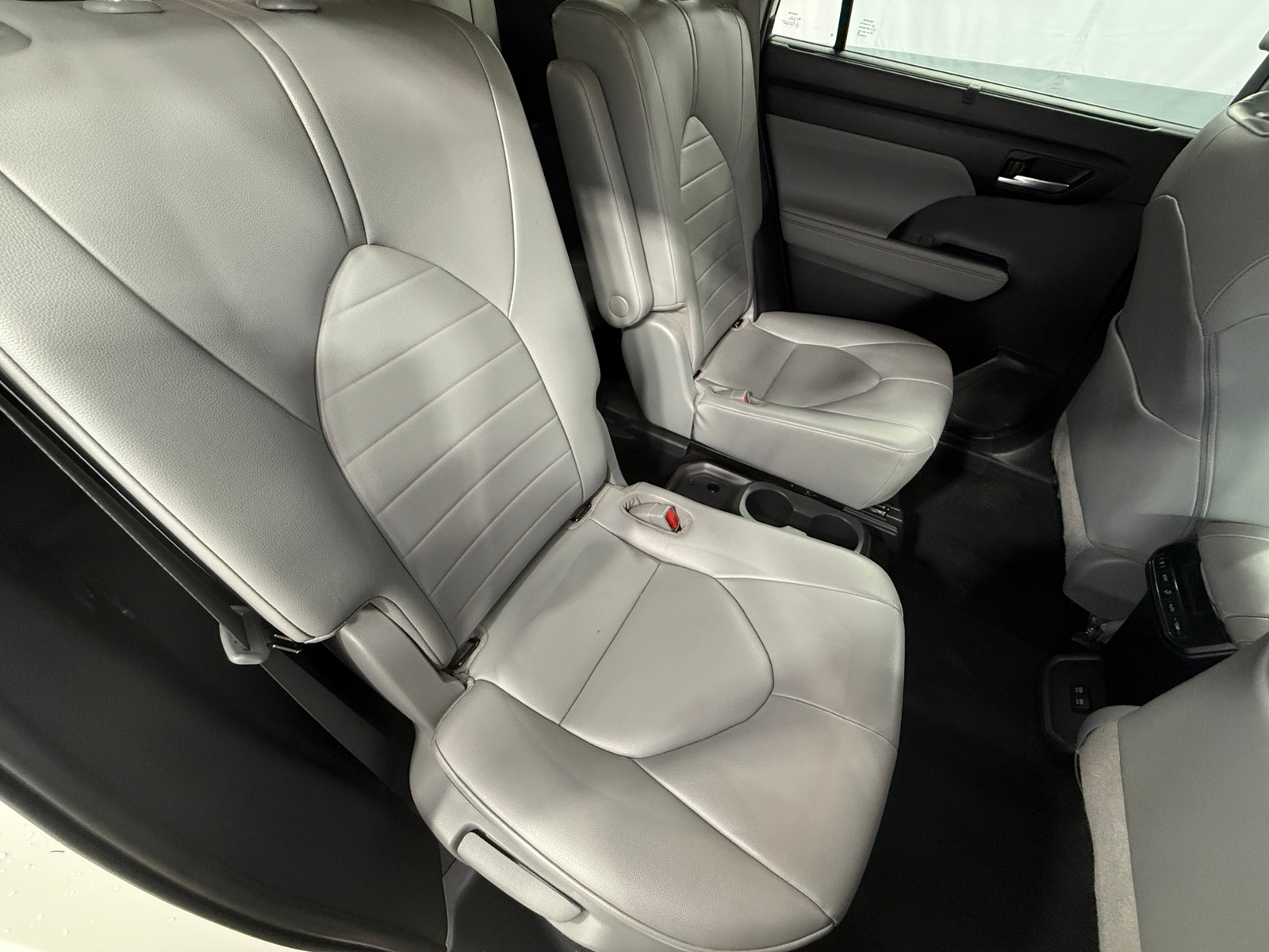 Thumbnail: 2021 Toyota Highlander - 5